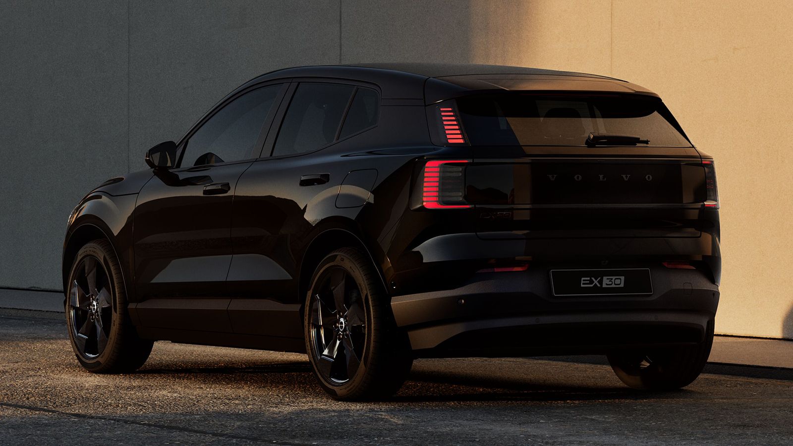Το αναβαθμισμένο Volvo EX30 θα διατίθενται με τρία εξωτερικά χρώματα: Onyx Black, Vapour Grey και Crystal White.    